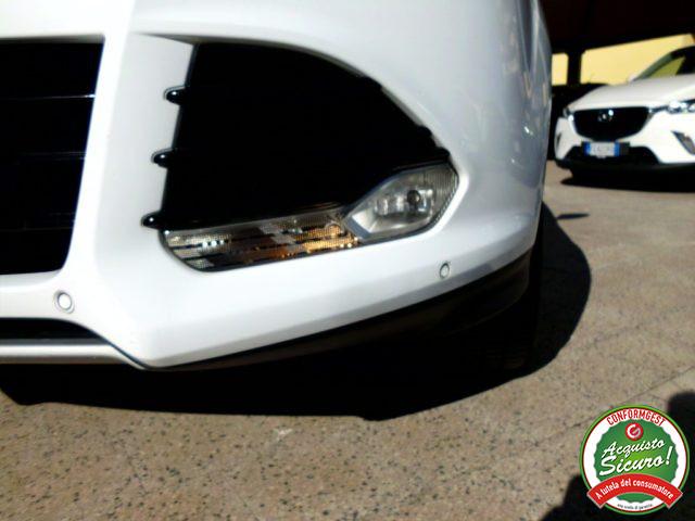 FORD Kuga 2.0 TDCI 140 CV 4WD Powershift Business