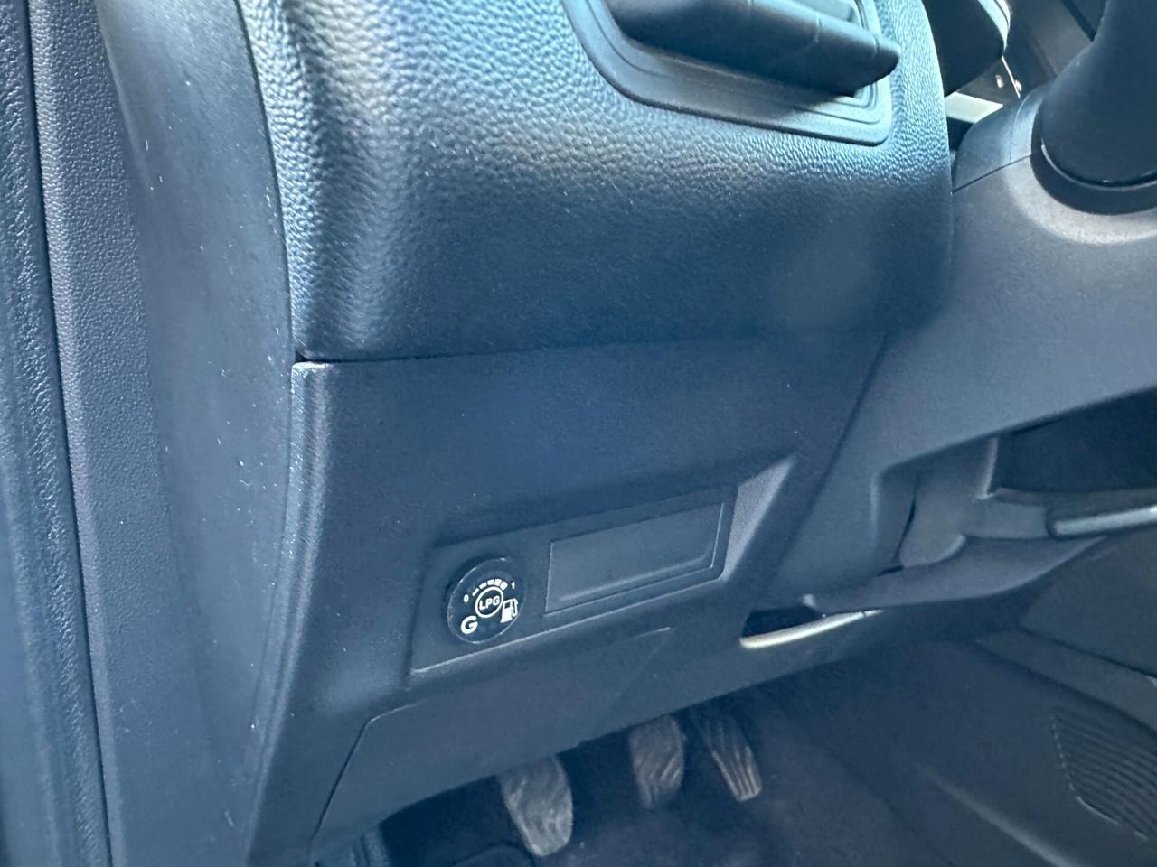 Renault Captur TCe 100 CV GPL FAP Intens