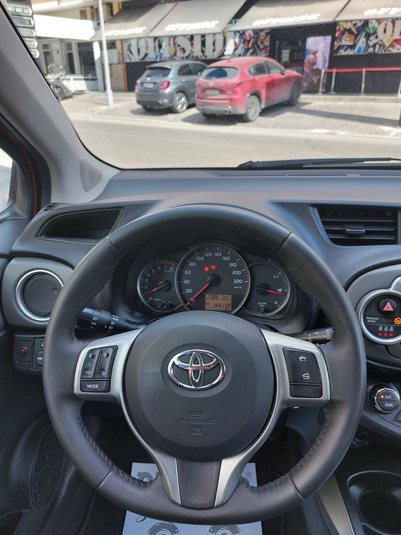 Toyota Yaris 1.0 5 porte Lounge