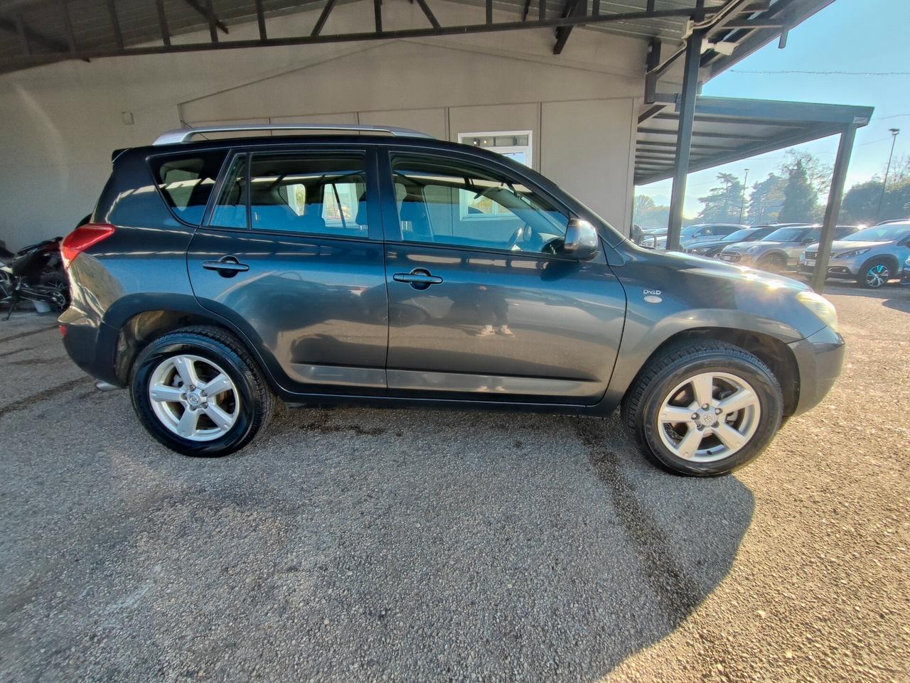 Toyota RAV 4 RAV4 2.2 D-4D 136 CV Luxury