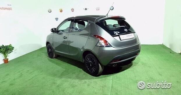 Lancia ypsilon 1.3 mjt 95cv anno 2015