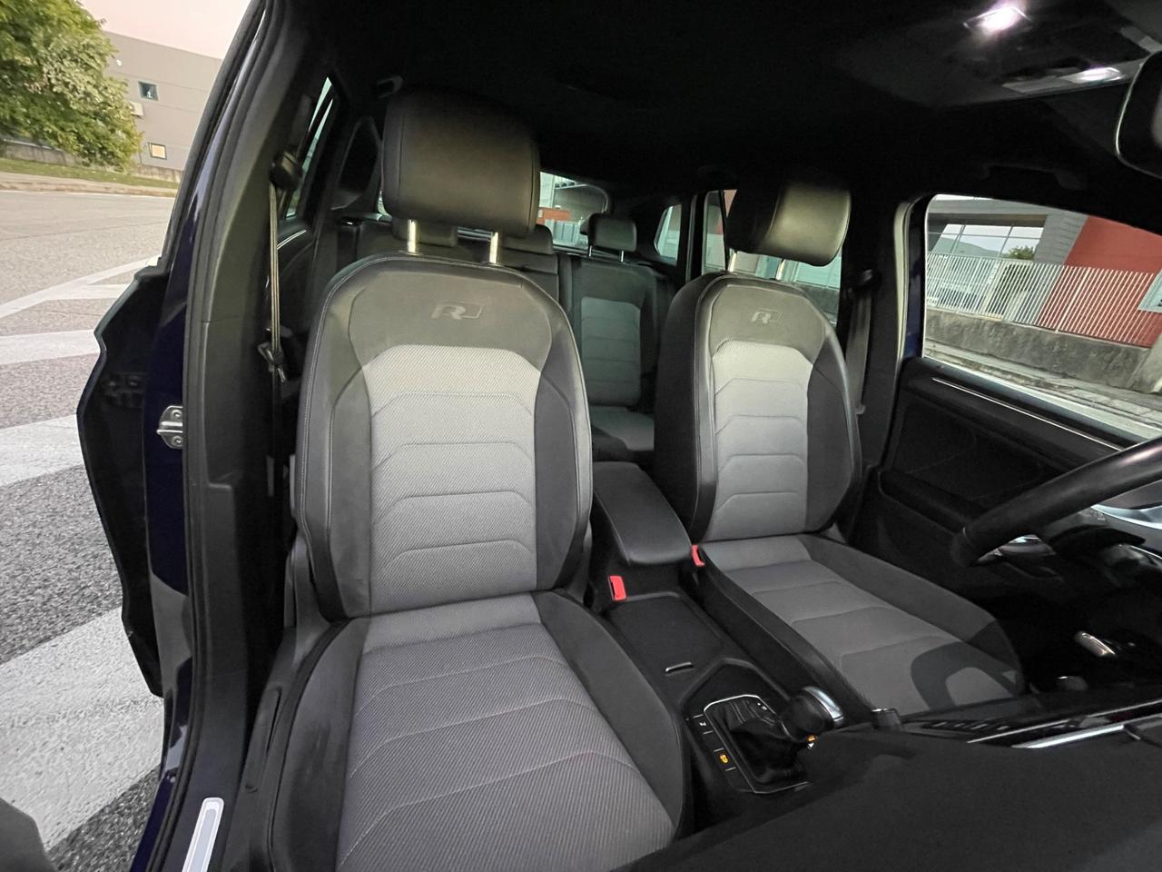 Volkswagen Tiguan 2.0 TDI R LINE SCR DSG BMT