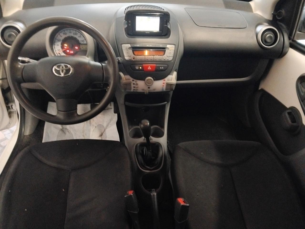 Toyota Aygo 1.0 12V VVT-i 5 porte Deep Ocean Connect