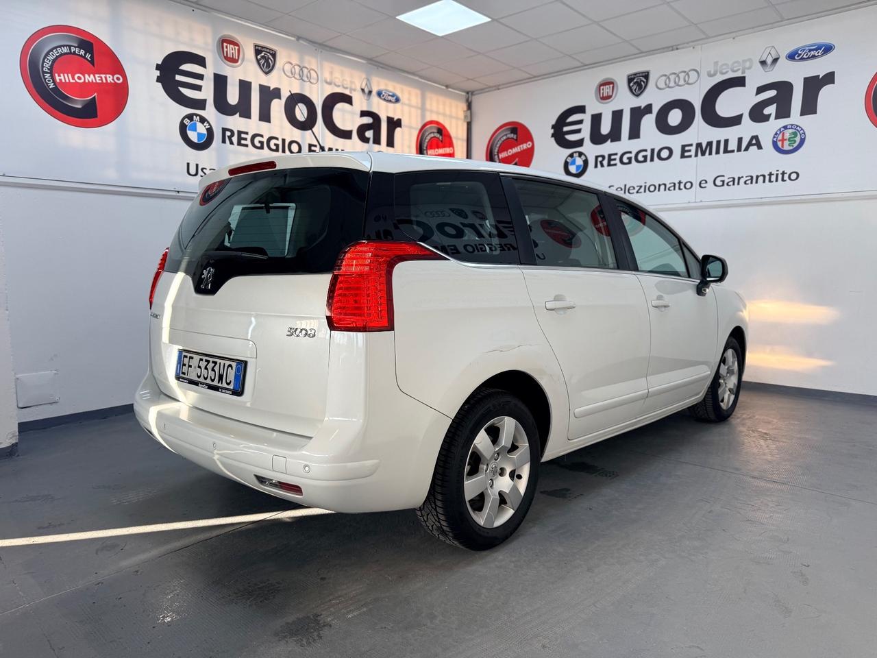 Peugeot 5008 1.6 HDi 112CV cambio robotizzato Féline 05/2011 Euro 5 Neopatentati