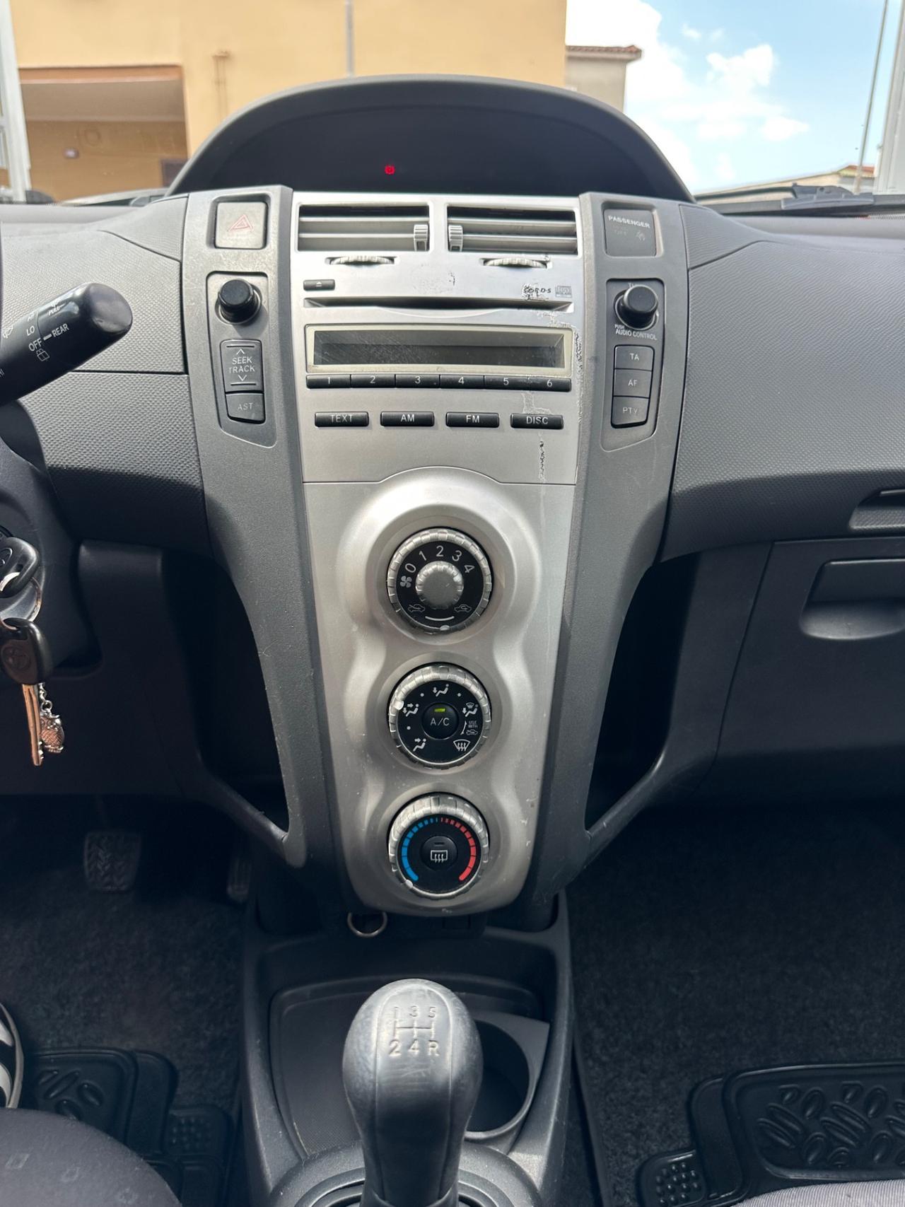 Toyota Yaris 1.0 5 porte Sol 2006