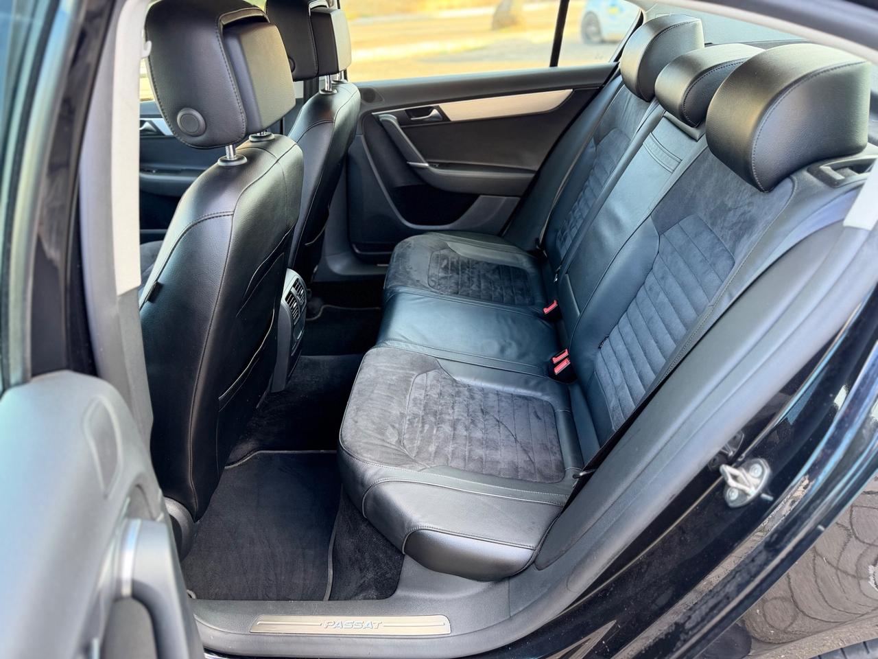 Volkswagen Passat 2.0 TDI Highline BlueM. Tech.