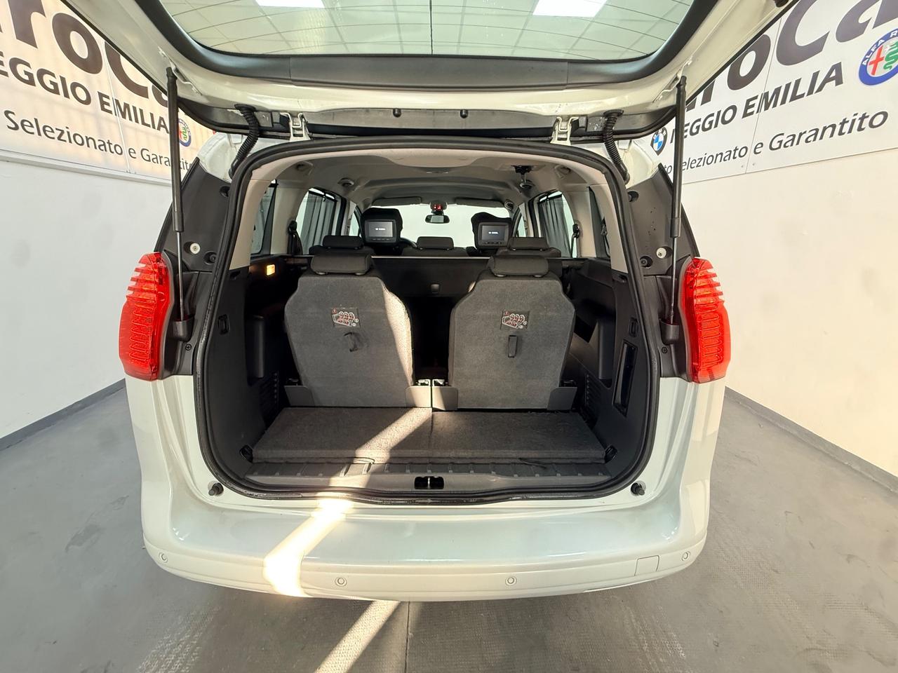 Peugeot 5008 1.6 HDi 112CV cambio robotizzato Féline 05/2011 Euro 5 Neopatentati