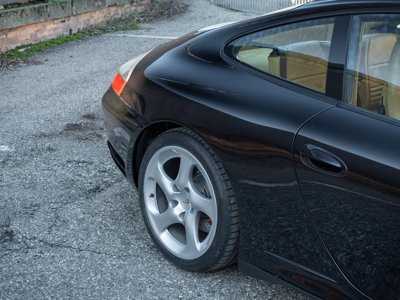 Porsche 911 Carrera 4S cat Coupé