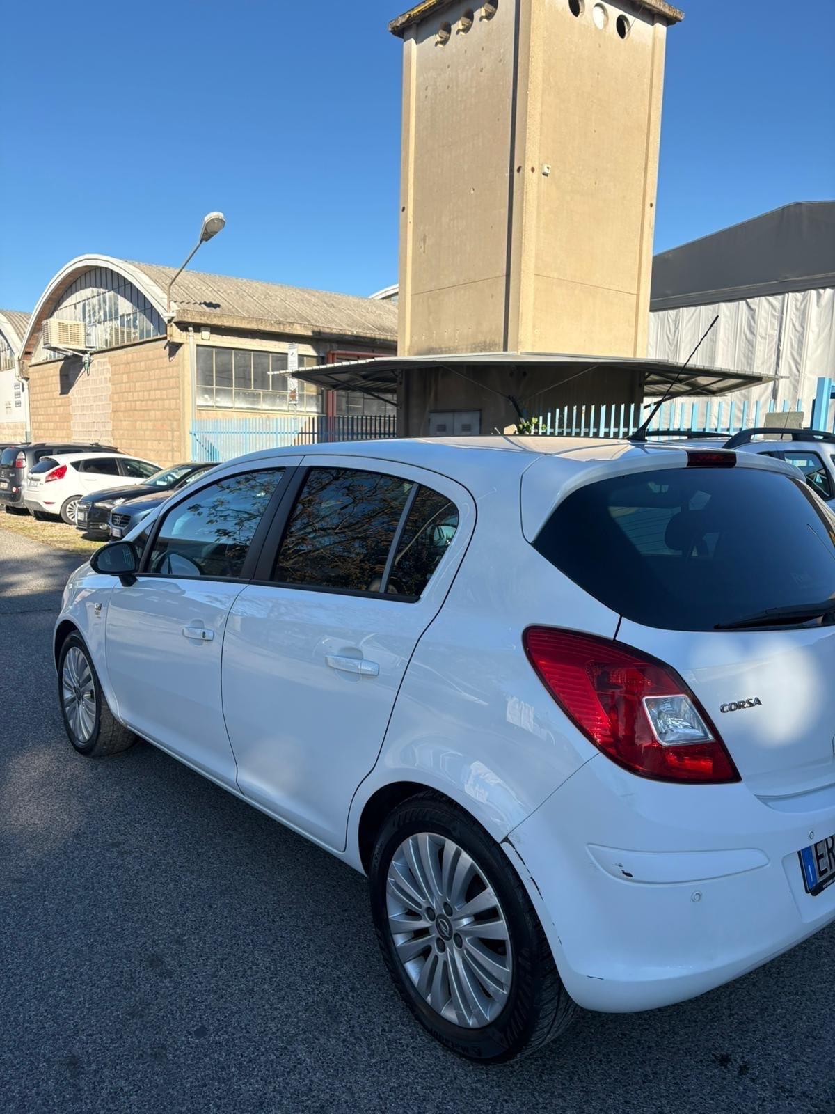 Opel Corsa 1.2 85CV 5 porte GPL-TECH Edition