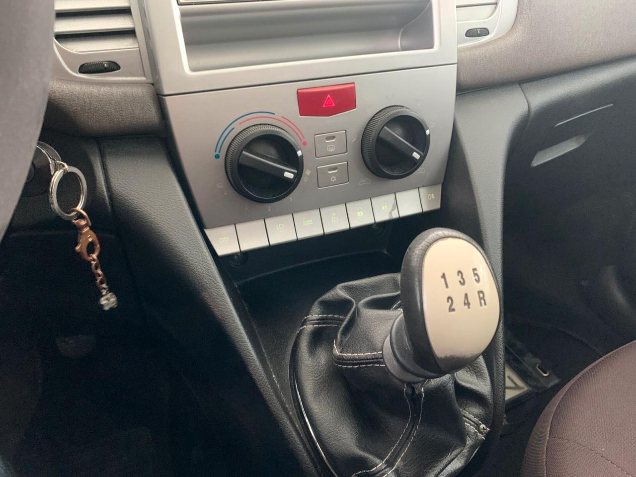 Lancia Ypsilon 1.2 69 CV Diva