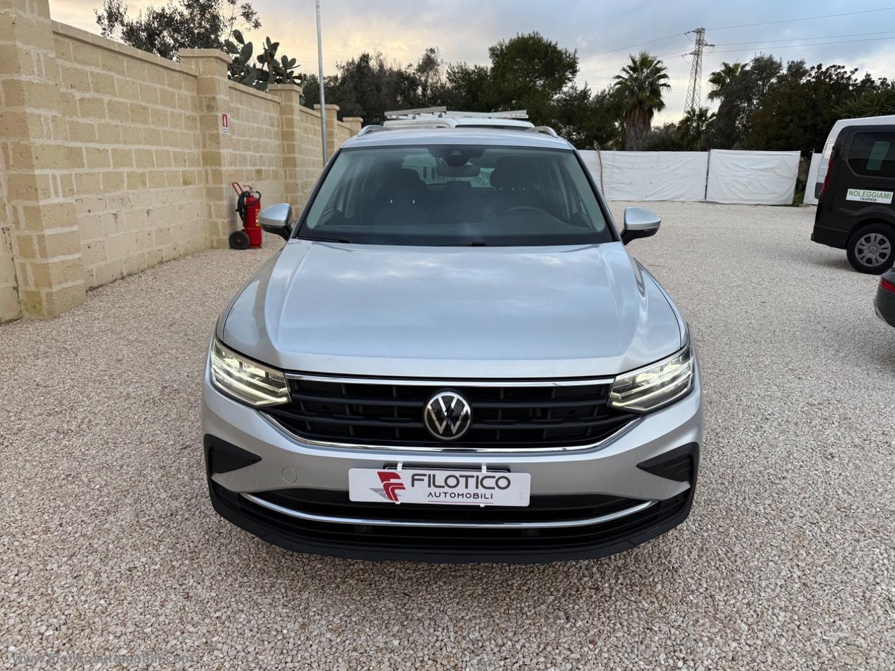 VOLKSWAGEN Tiguan 2.0 TDI 150CV SCR DSG Life TELECAMERA - FARI LED -FULL