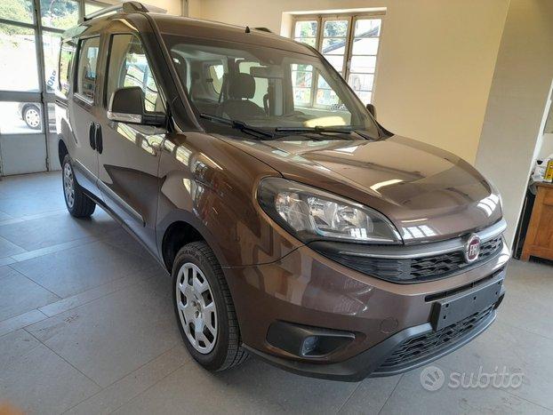 Fiat Doblò 1.4 T-Jet 16V Lounge 7 posti