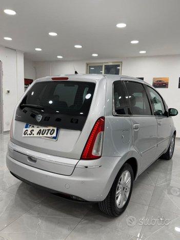 Lancia Musa Ecochic GPL 2011