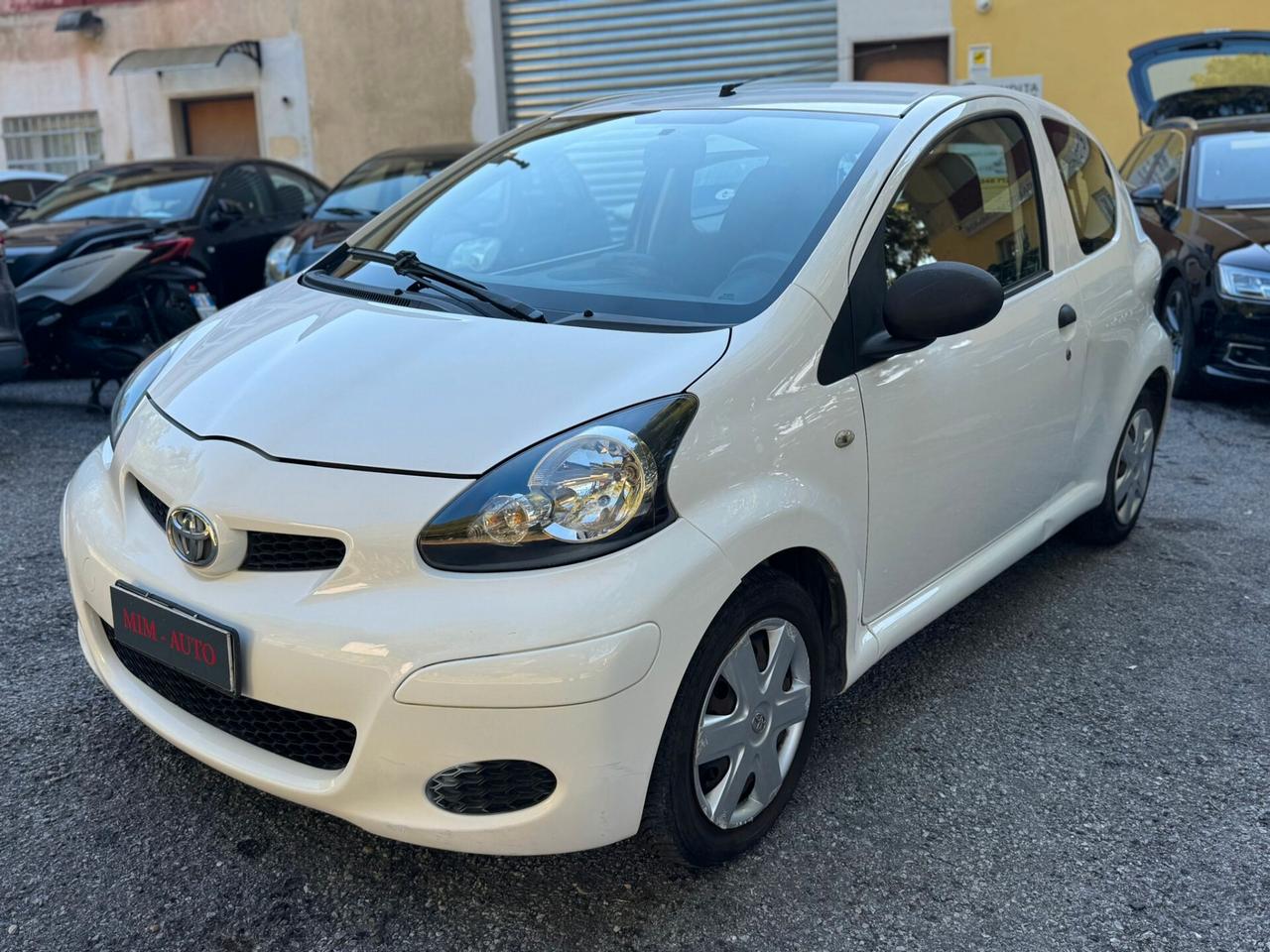 Toyota Aygo 1.0 12V VVT-i 3 porte Now Connect GARANZIA 1 ANNO