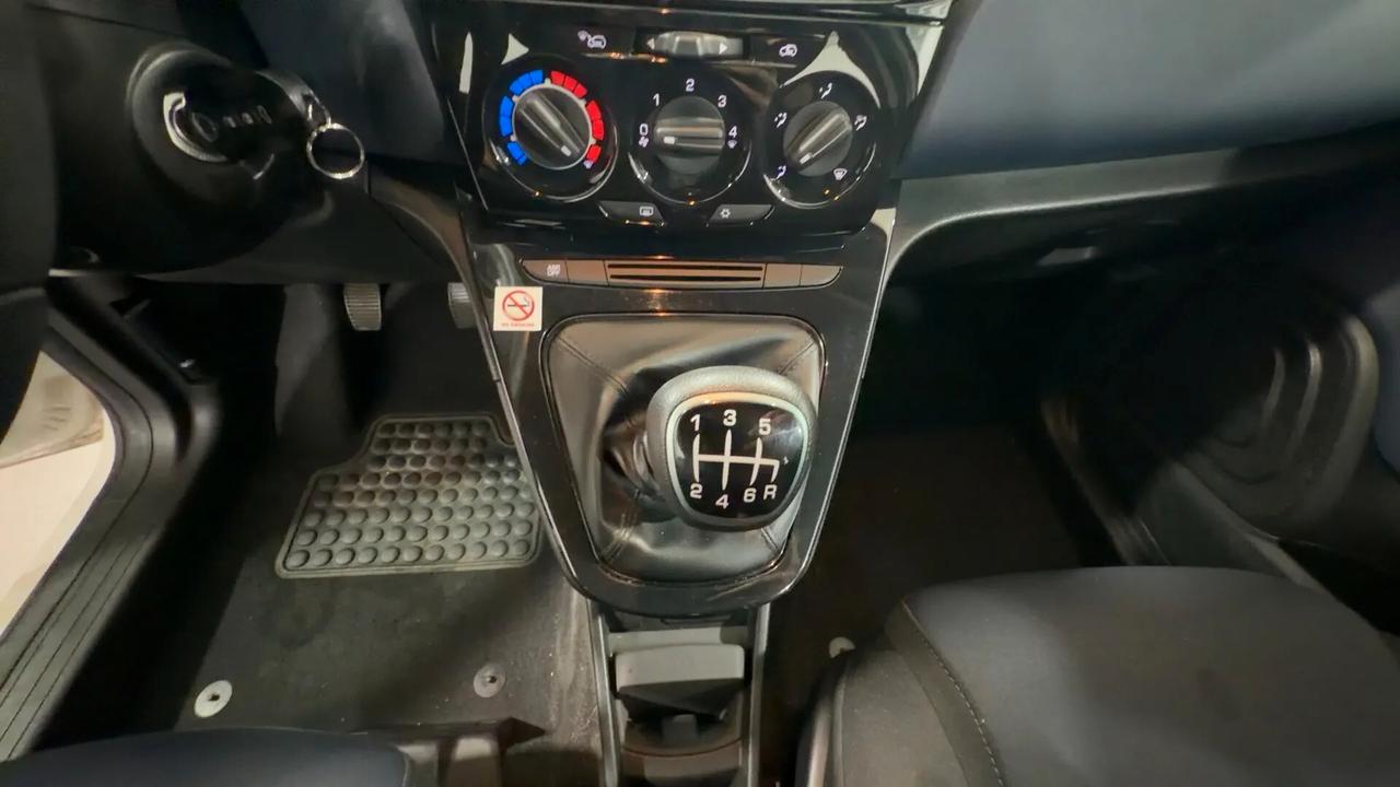 Lancia Ypsilon 1.0 Hybrid Platino full optional