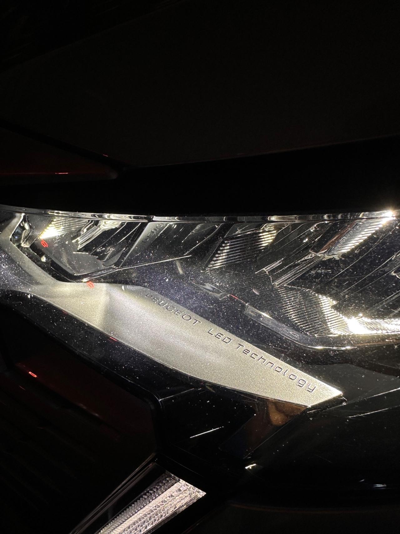 Peugeot 3008 BlueHDi 130 S&S EAT8 Allure-2022