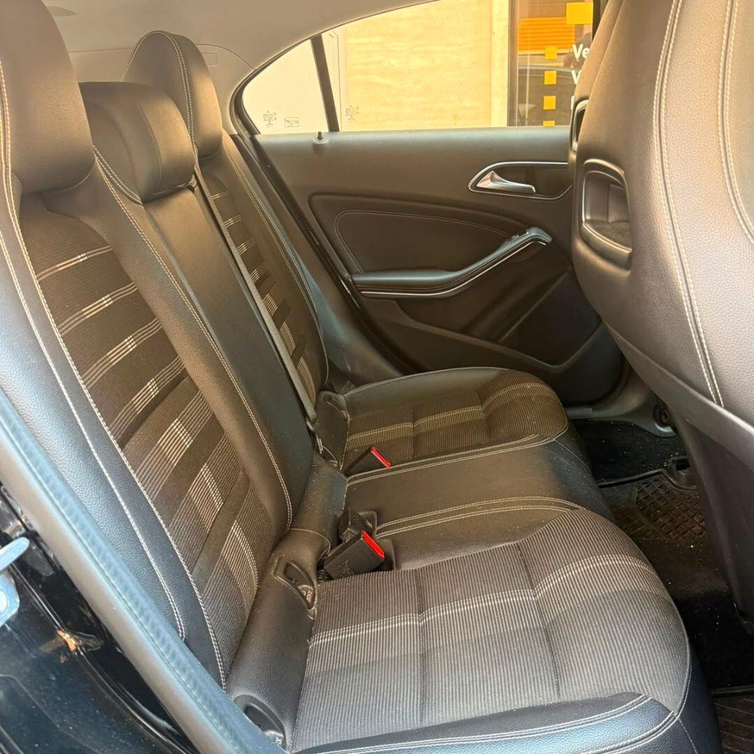 Mercedes A 180d Aut - 109 CV