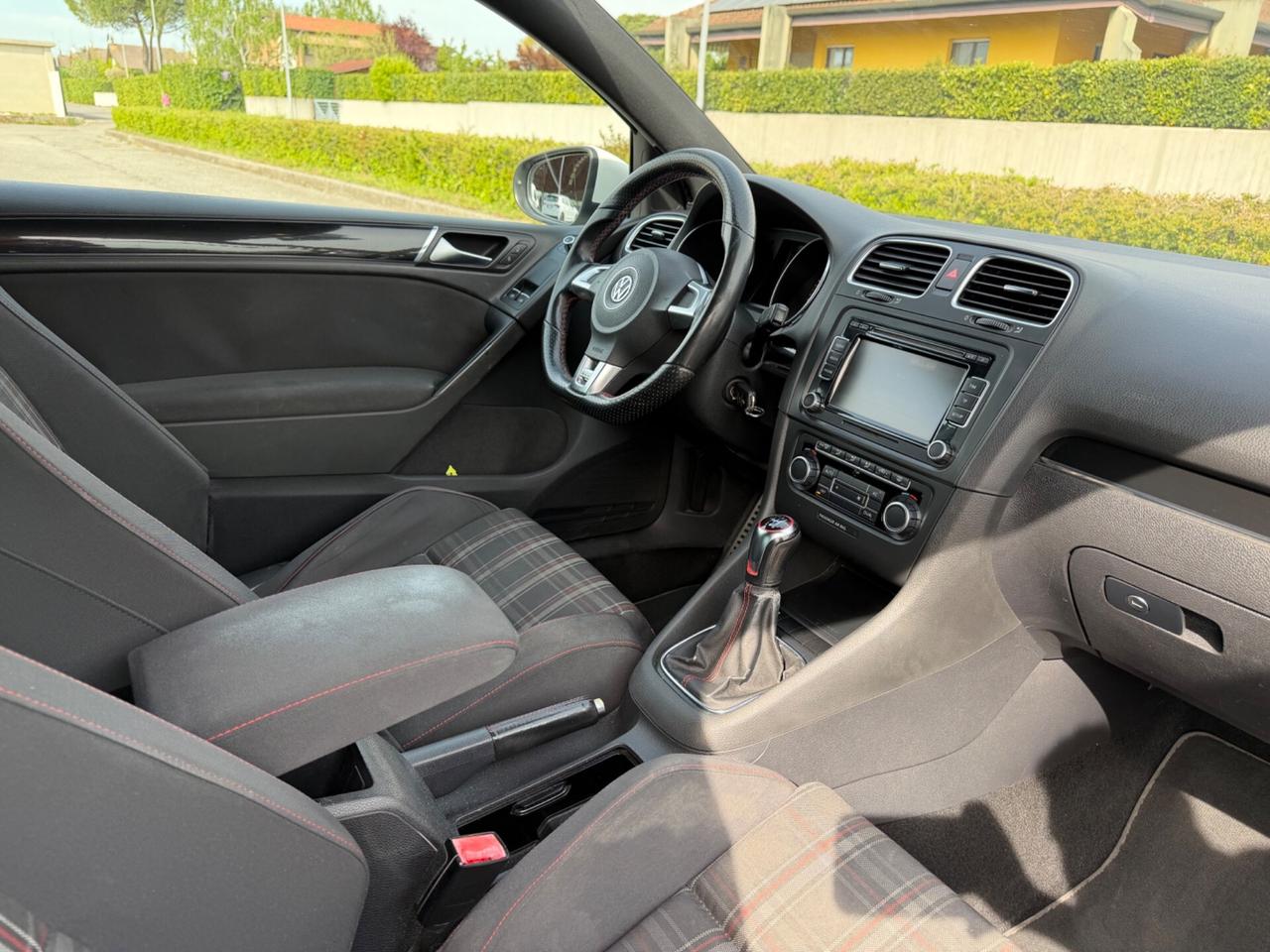 Volkswagen Golf GTI 2.0 TSI 3p.