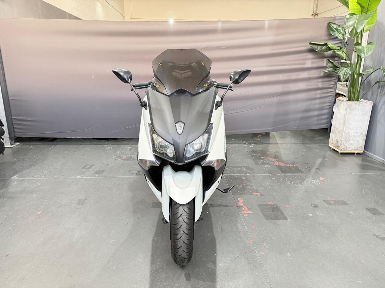 YAMAHA T MAX 530