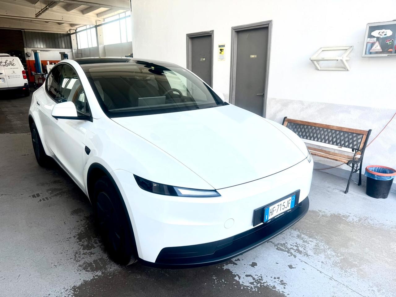 Tesla Model Y RWD Standard