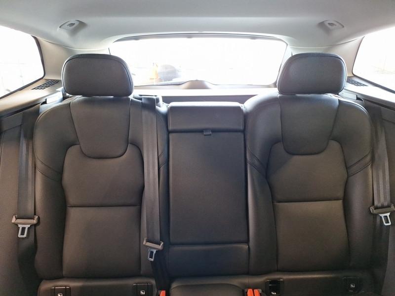 VOLVO XC60 B4 D AWD AUTOMATICO MOMENTUM SUV