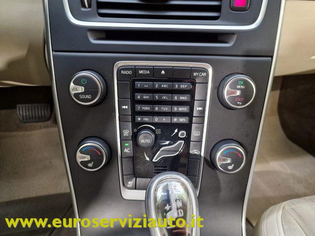 VOLVO V60 T3 Powershift Kinetic