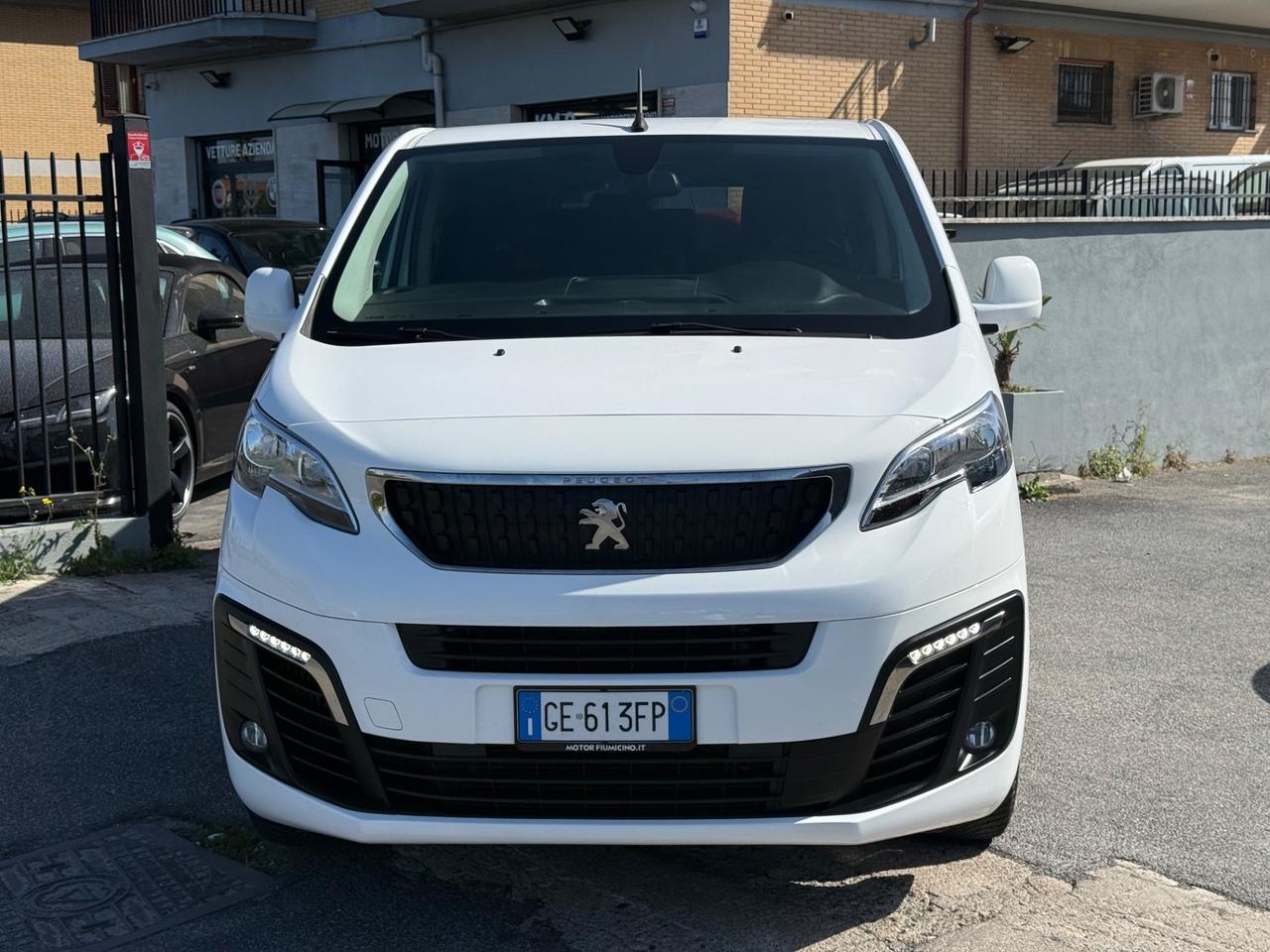 Peugeot Traveller 2.0 BlueHDi 140cv Long 9 POSTI