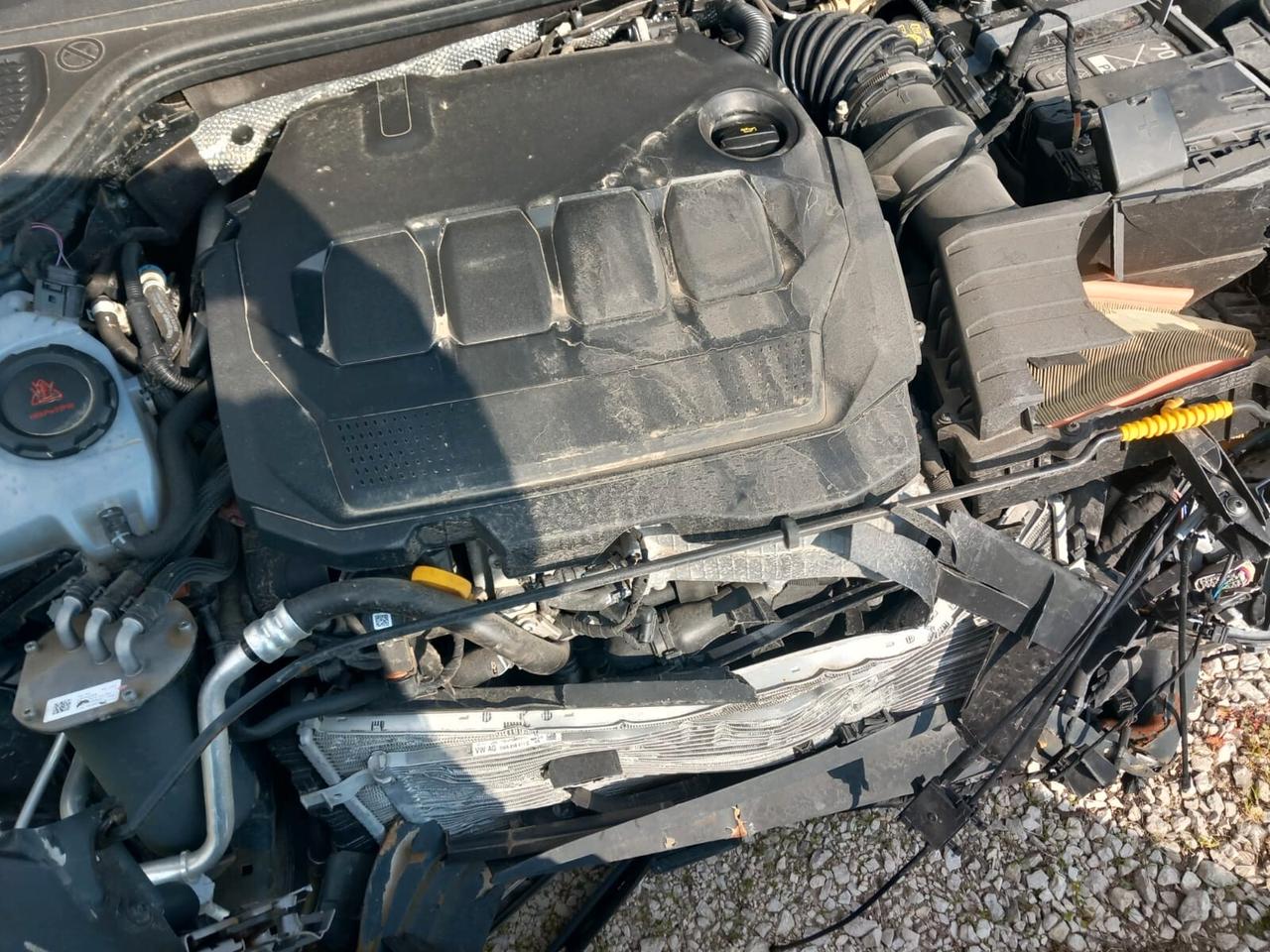 Volkswagen Golf 2.0 TDI 115 CV SCR Life SINISTRATA
