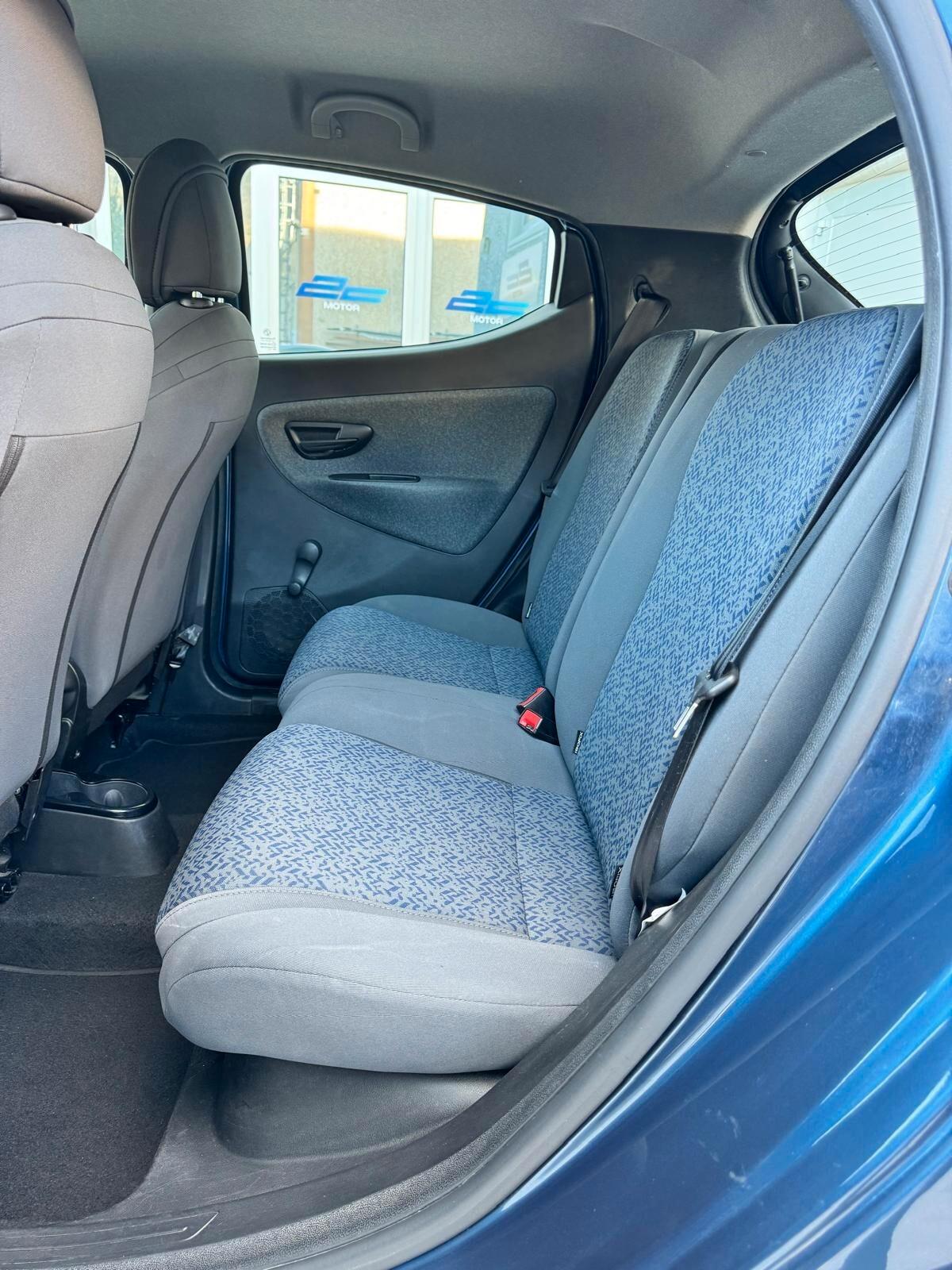 Ypsilon 1.0 FireFly 5 porte S&S Hybrid Silver