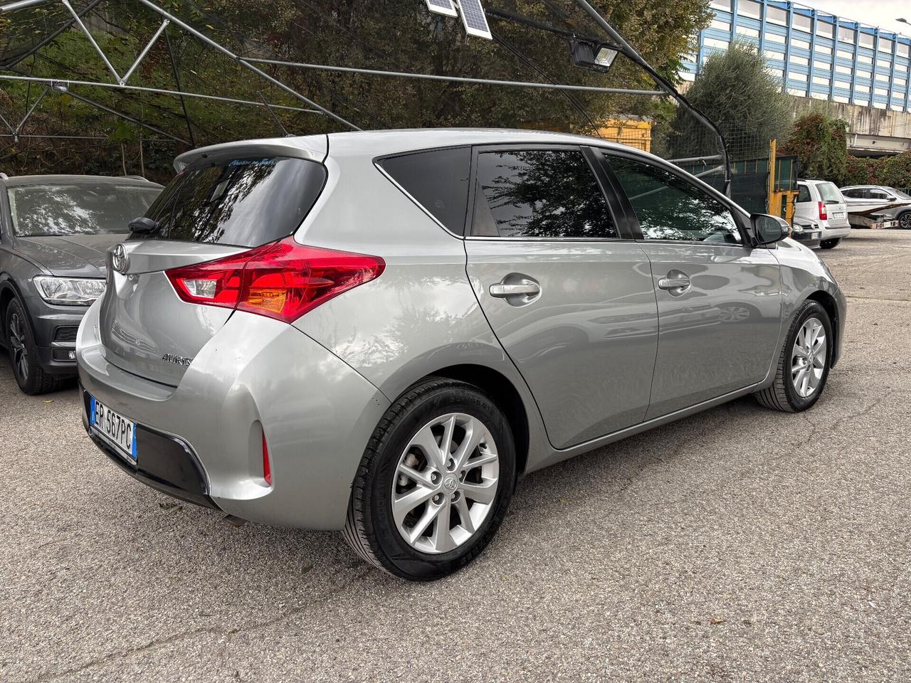 Toyota Auris 1.4 D-4D 5 porte ok neopatentati