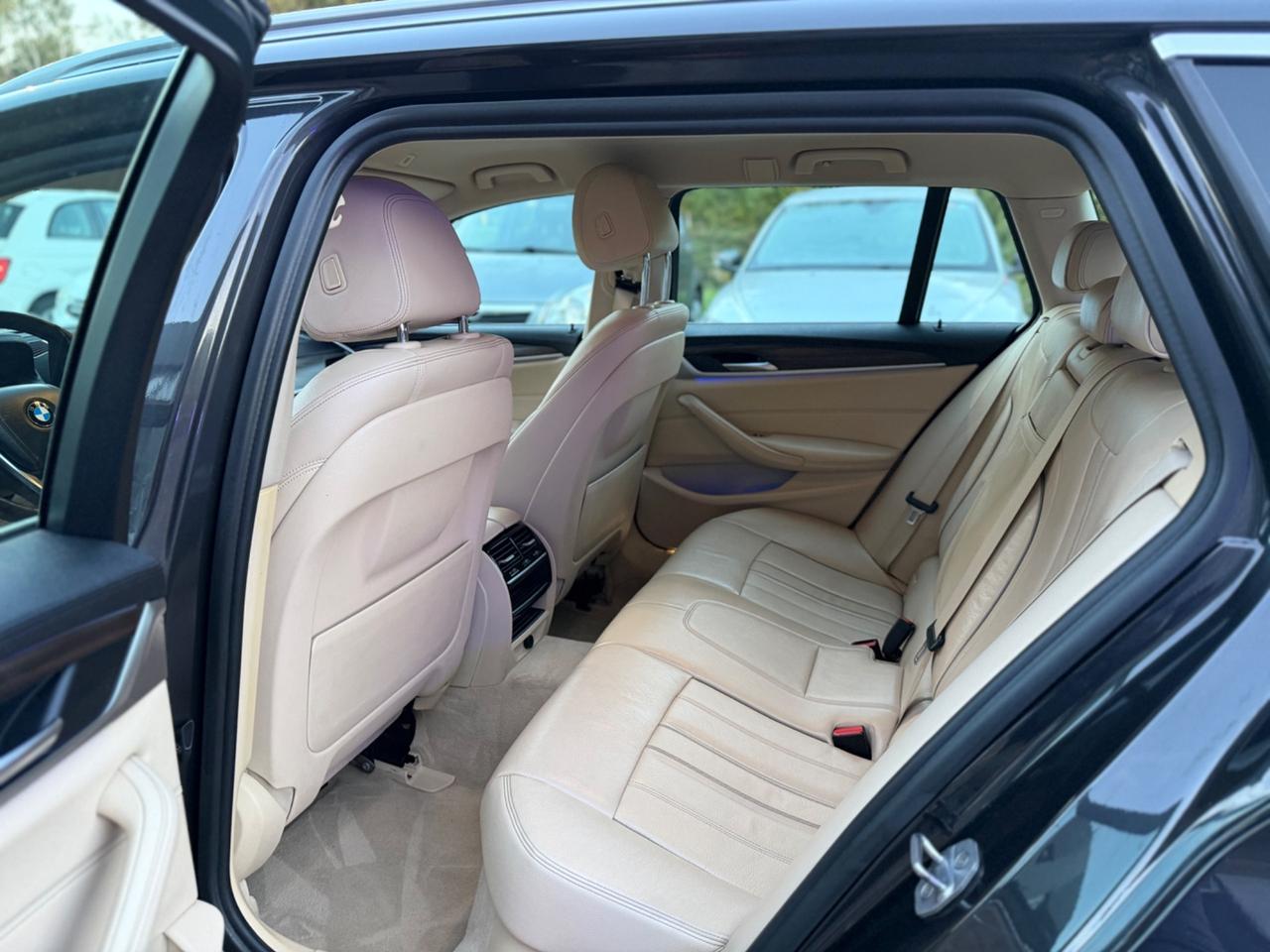 Bmw 520 520d xDrive Touring Luxury*Pelle*Navi