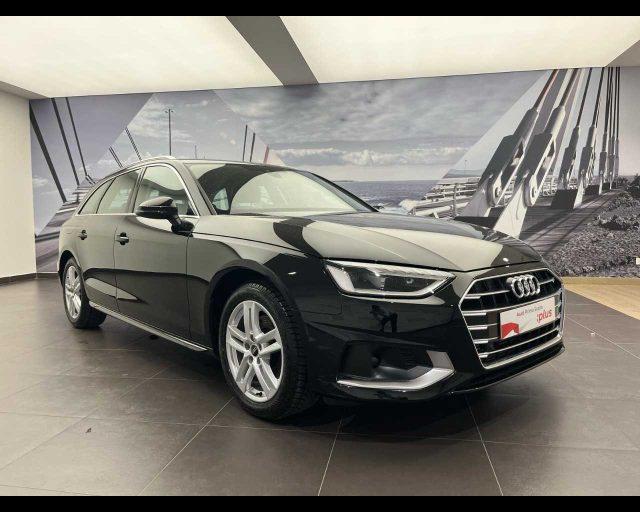 AUDI A4 Avant 35 TFSI S tronic Business Advanced