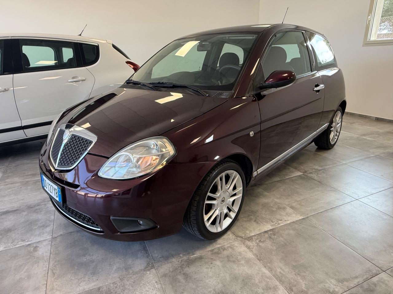 Lancia Ypsilon 1.4 Platino