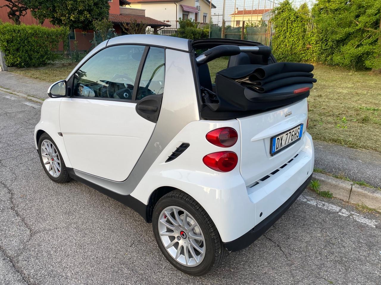 Smart ForTwo 1000 52 kW MHD cabrio pulse