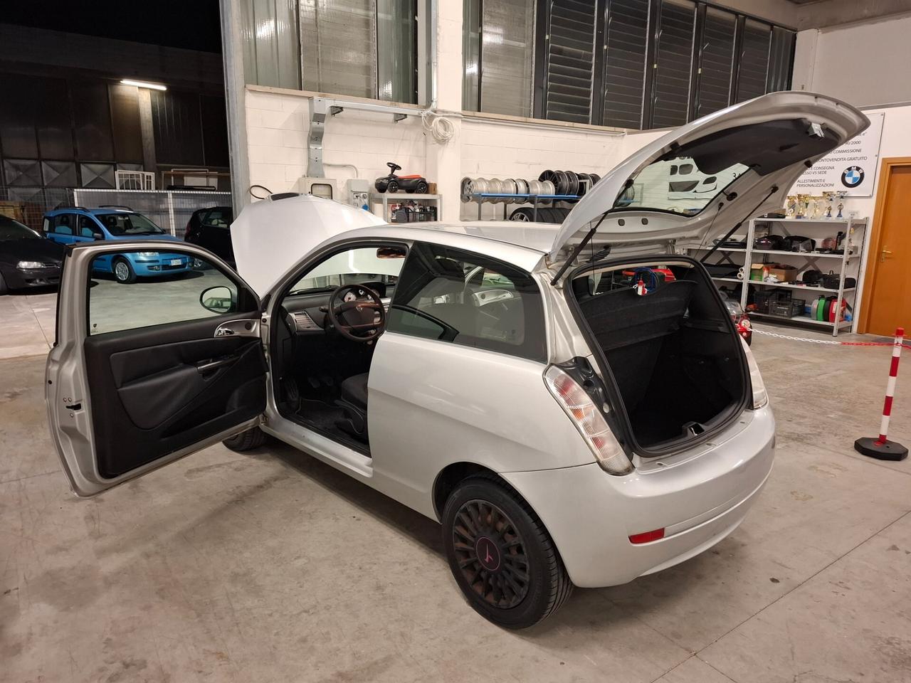 Lancia Ypsilon 1.2 Versus