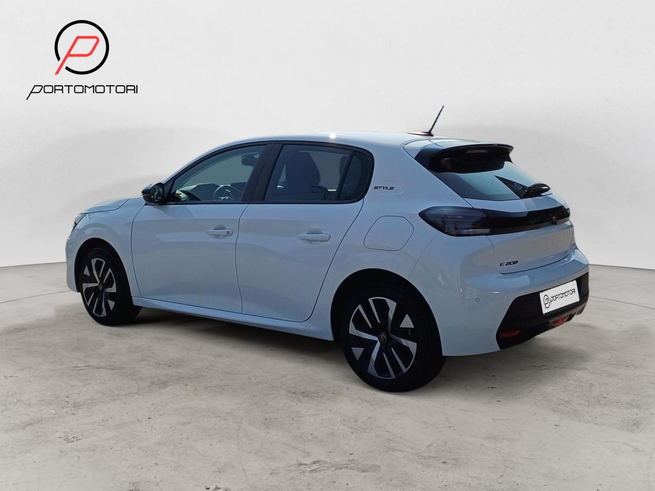 PEUGEOT e-208 STYLE - Motore Elettrico 136cv (100kW)