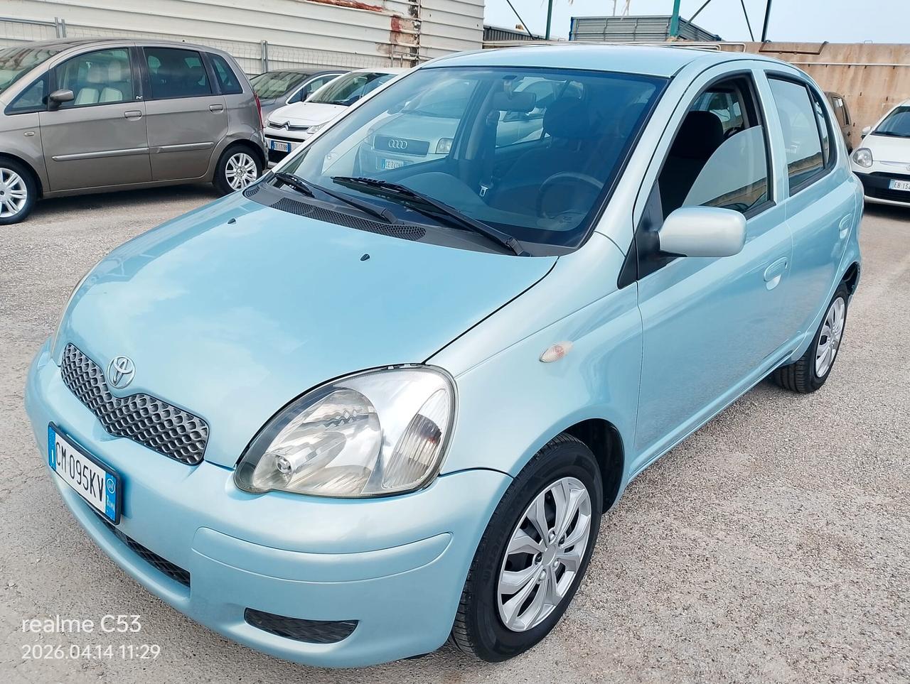TOYOTA YARIS 1.0 BENZ-2004