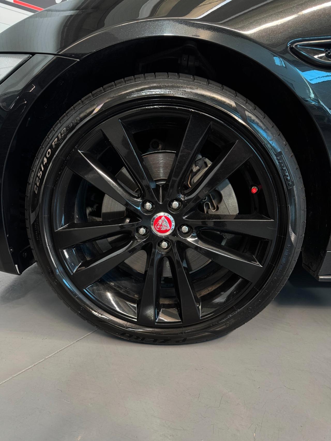 Jaguar XE Landmark Edition awd 2.0cc 180cv Unico proprietario Tagliandi ufficiali IVA Esposta