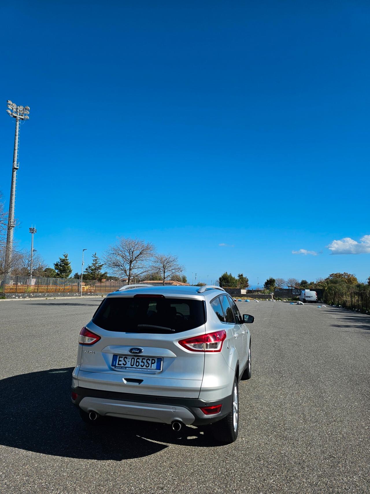 Ford Kuga 2.0 TDCI 140 CV 4WD Titanium cambio manuale 6 marce