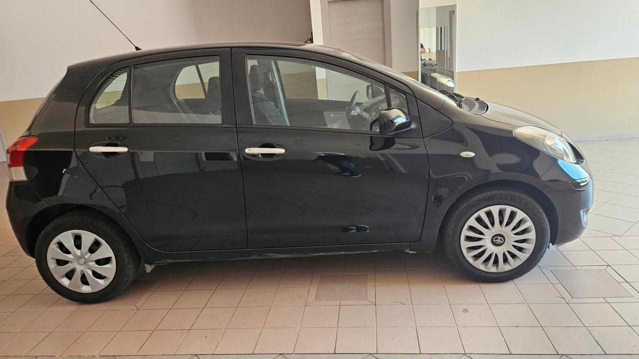 Toyota Yaris 1.4 D-4D DPF 5 porte Sol