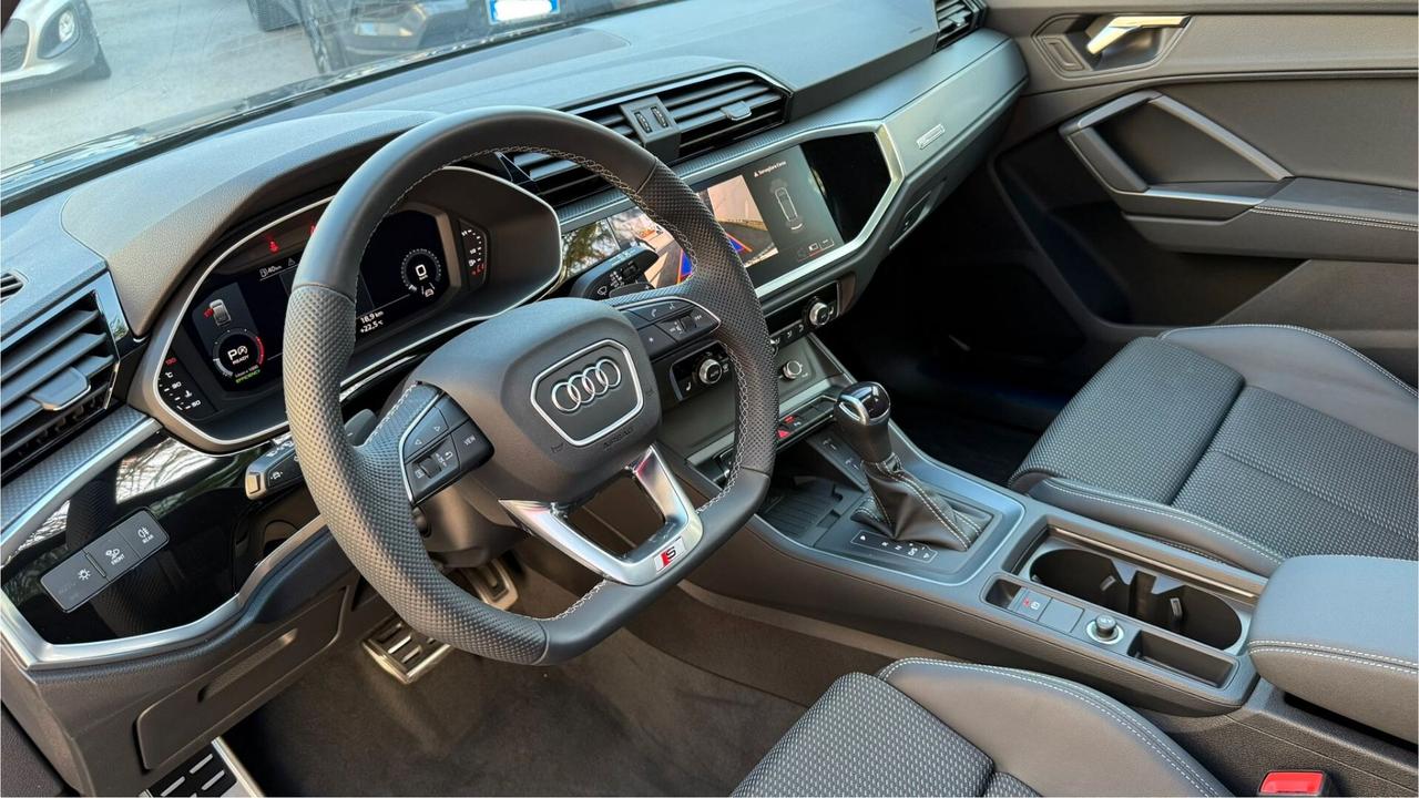 AUDI Q3 SPB 35 TDI IDENTITY BLACK KM0 2023 TETTO APRIBILE