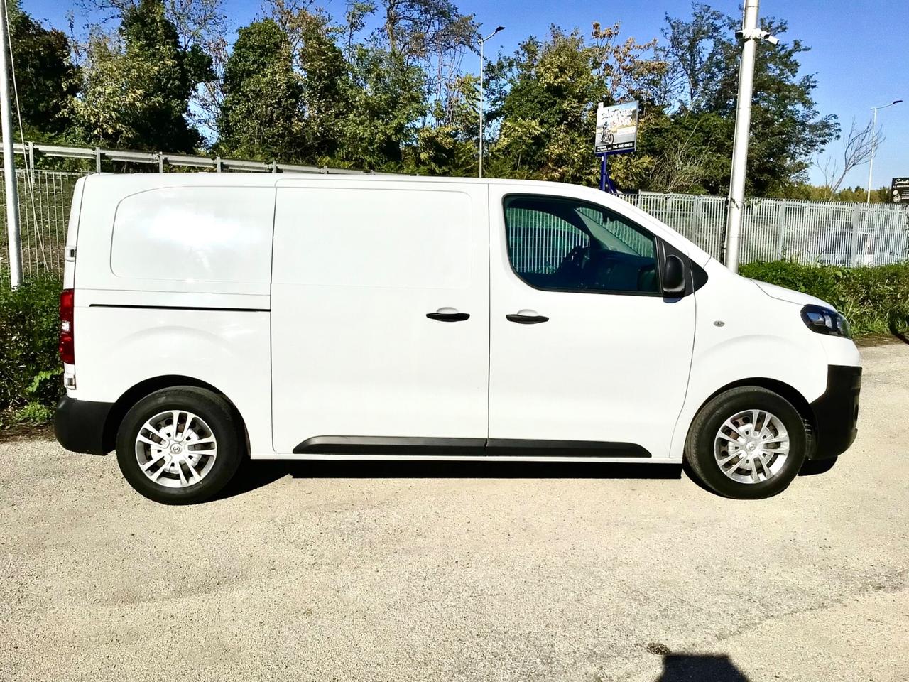 Opel Vivaro 1.5 120cv L2H1 port. 1004