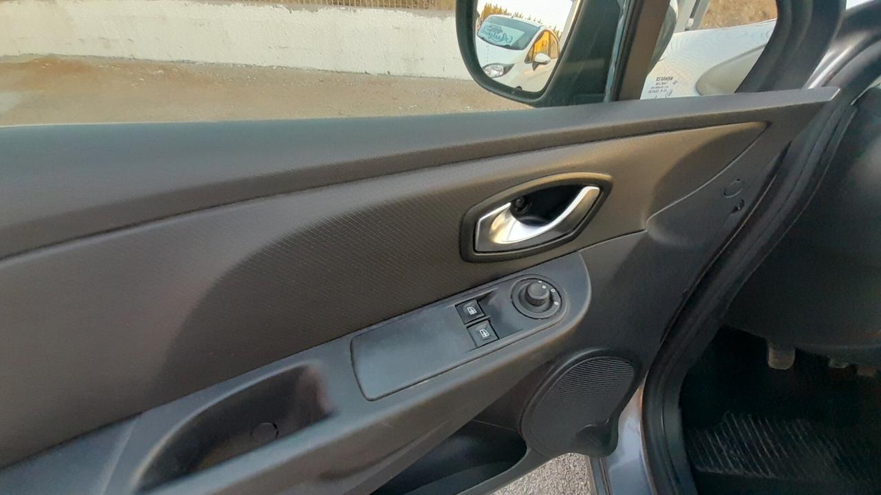 Renault Clio 1.5 dCi 8V 75CV 5 porte Live