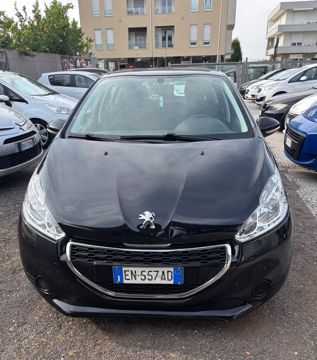 Peugeot 208 1.4 HDi 68 CV 5 porte Allure