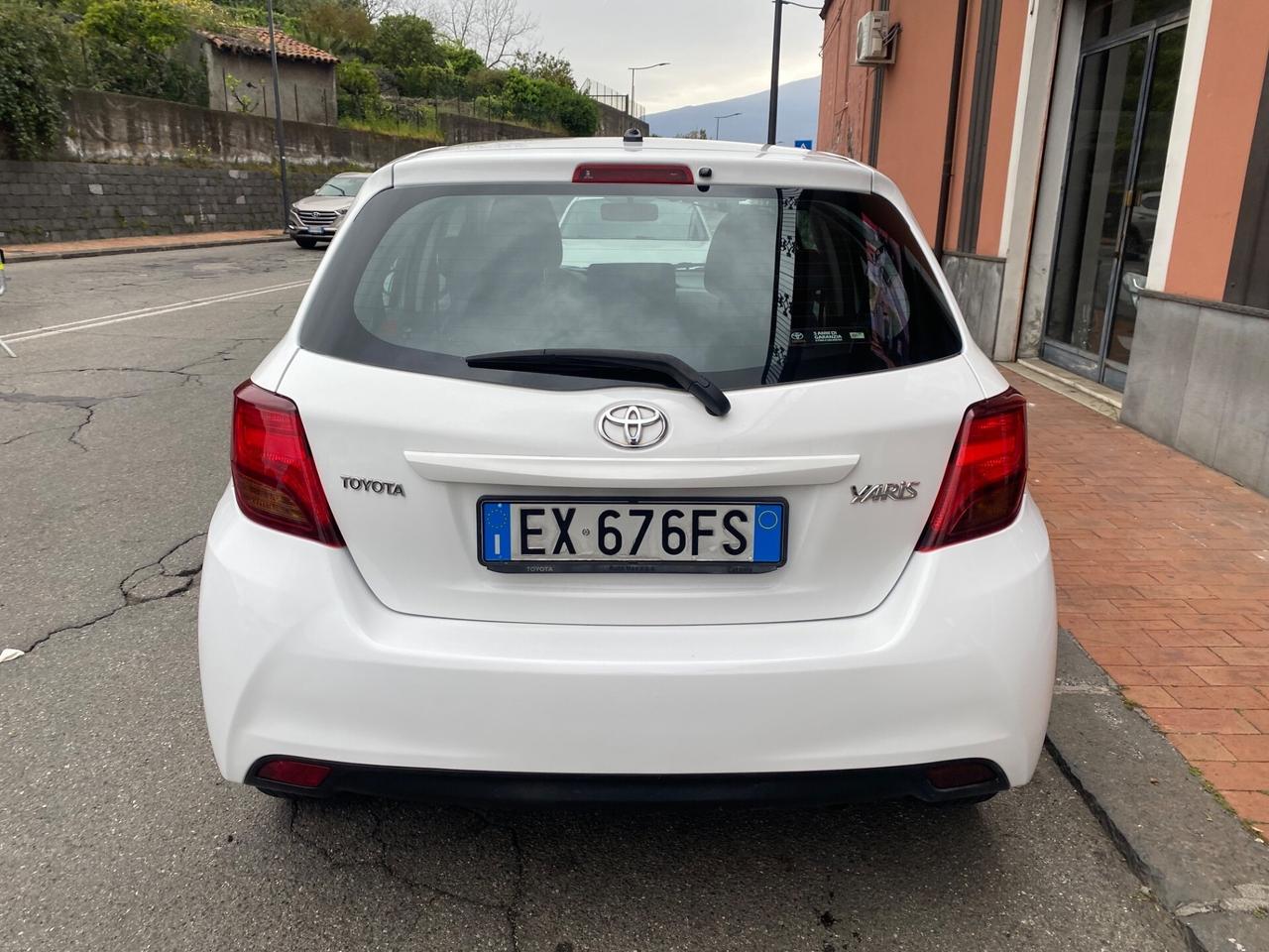 Toyota Yaris 1.0 5 porte Lounge 69cv 2014