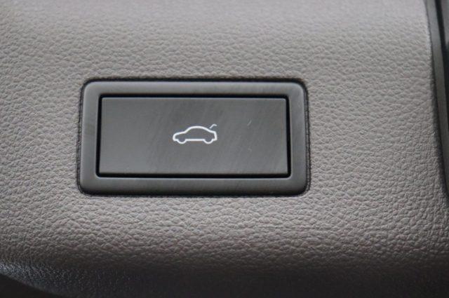VOLKSWAGEN Multivan 2.0 TDI 150CV DSG Style N1