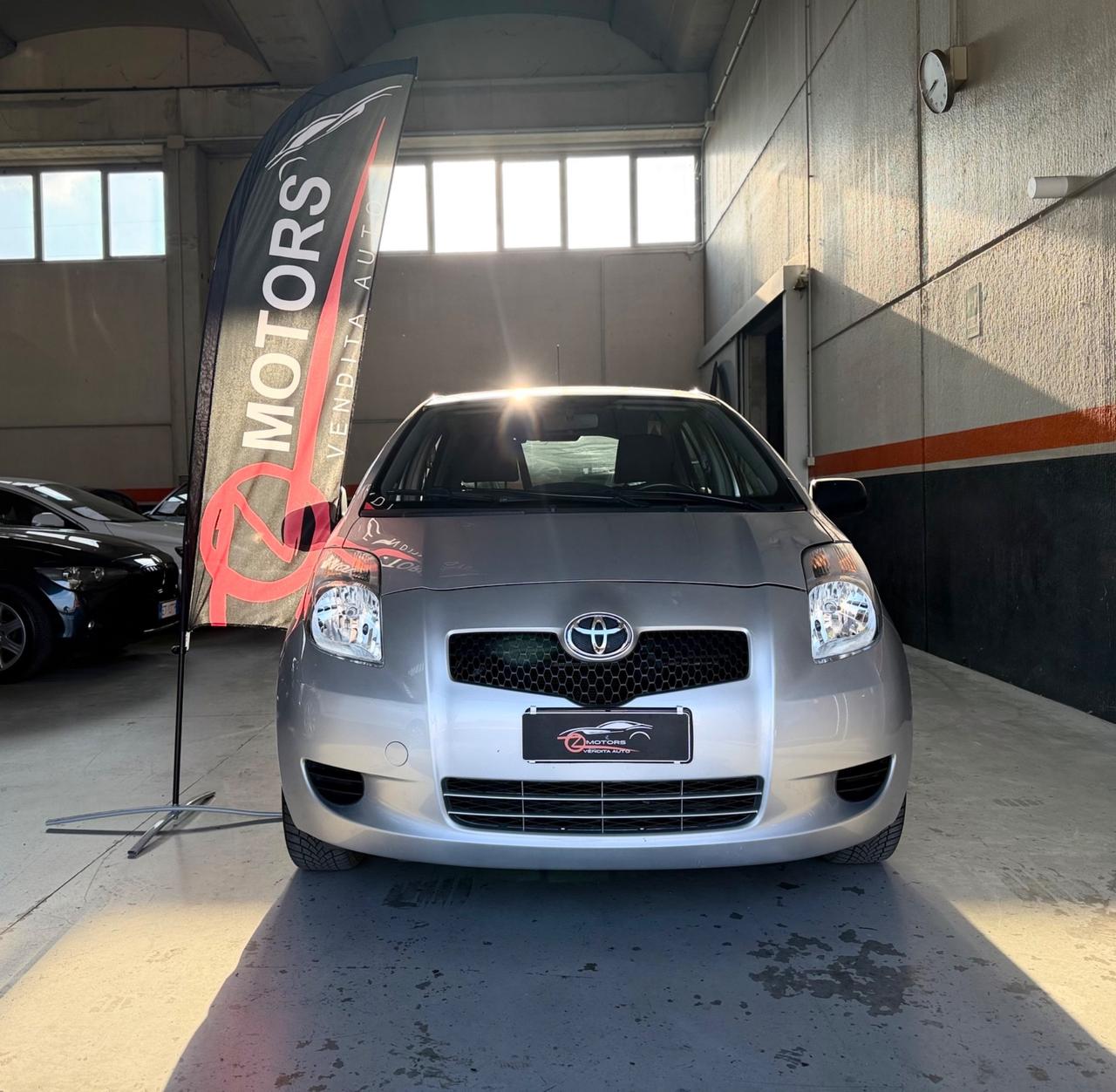 Toyota Yaris 1.0 5 porte Now NEOPATENTATI