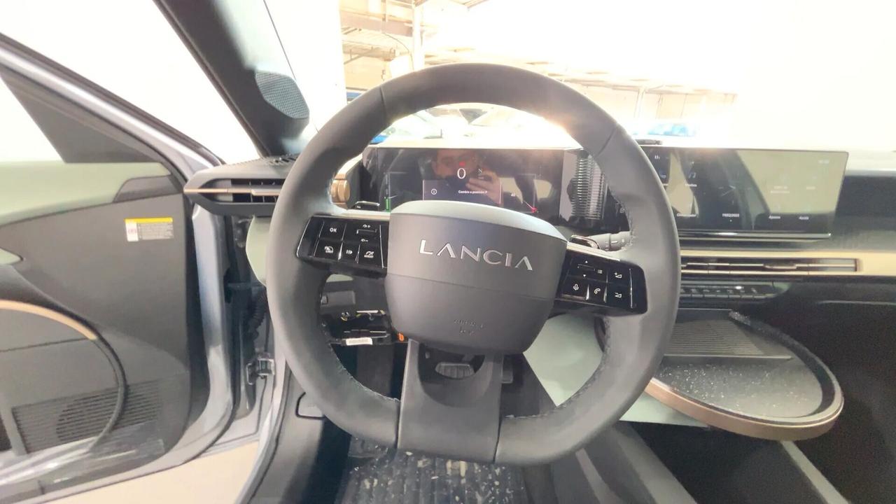 Lancia Ypsilon Hybrid e-DCT KM0