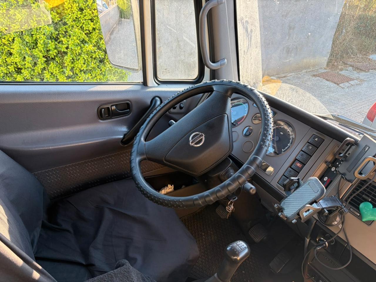 Nissan Atleon-PATENTE B-SPONDA IDRAULICA