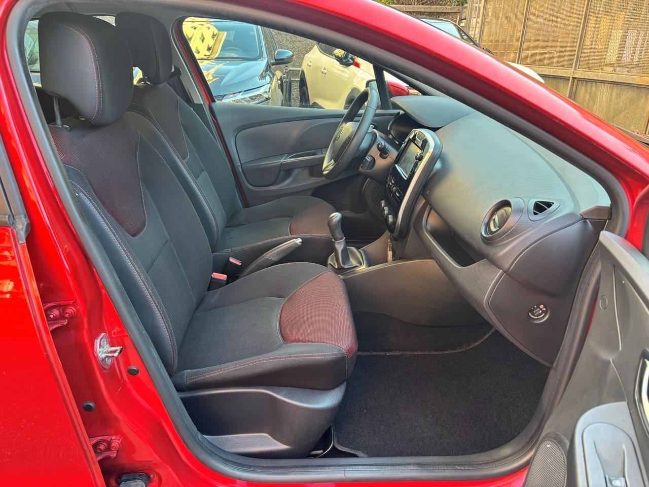 Renault Clio 1.2 75CV 5 porte Live UNIPROPRIETARIO